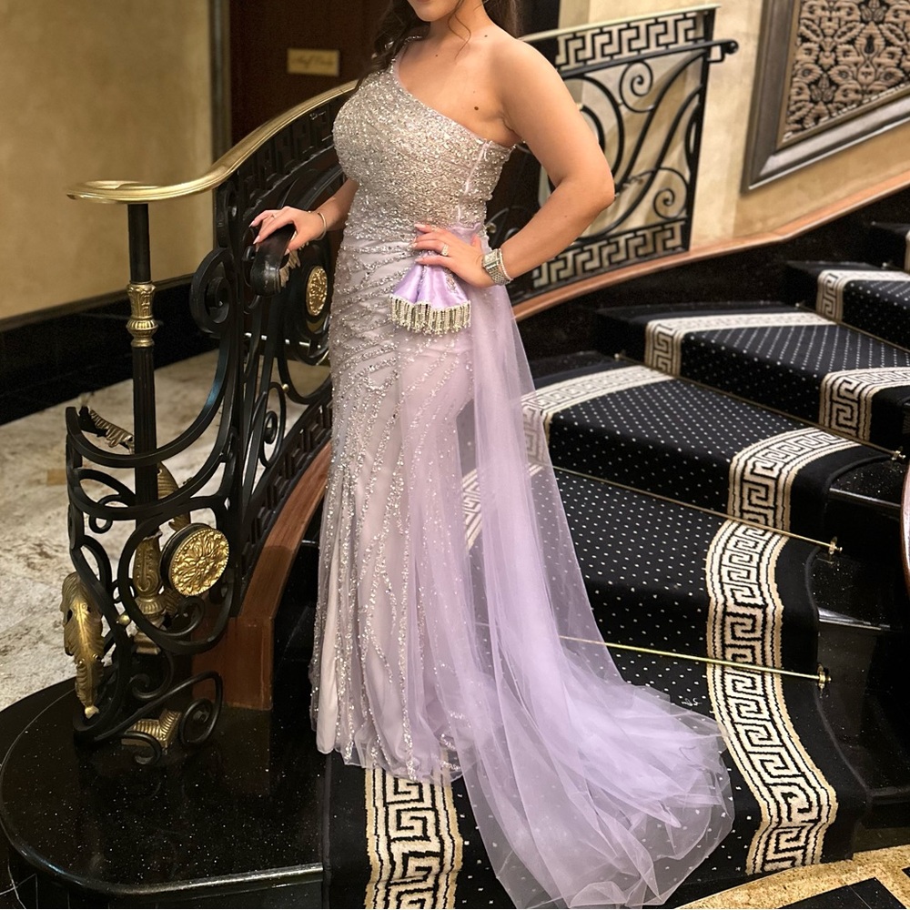Elegant One-Shoulder Stone-Embellished Dress – Perfect for Formal Events - Picture 3 of 4